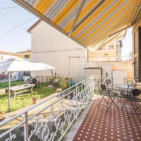 Parcheggio Privato 15 Minuti A Piedi Dalla Stazione Di Migliarina * La Spezia