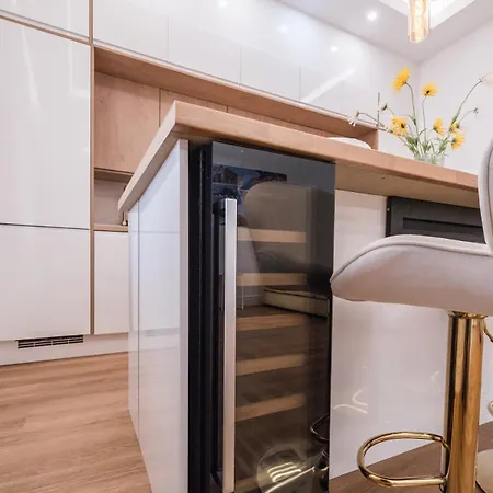 Parcheggio Privato 15 Minuti A Piedi Dalla Stazione Di Migliarina La Spezia